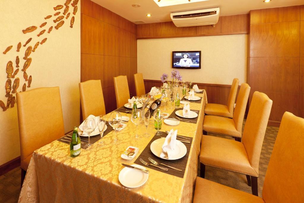 Liberty Hotel Saigon Parkview Ho Chi Minh-stad Buitenkant foto