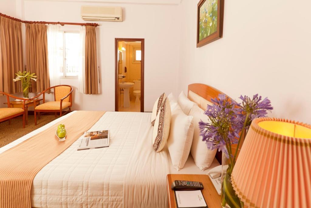 Liberty Hotel Saigon Parkview Ho Chi Minh-stad Kamer foto